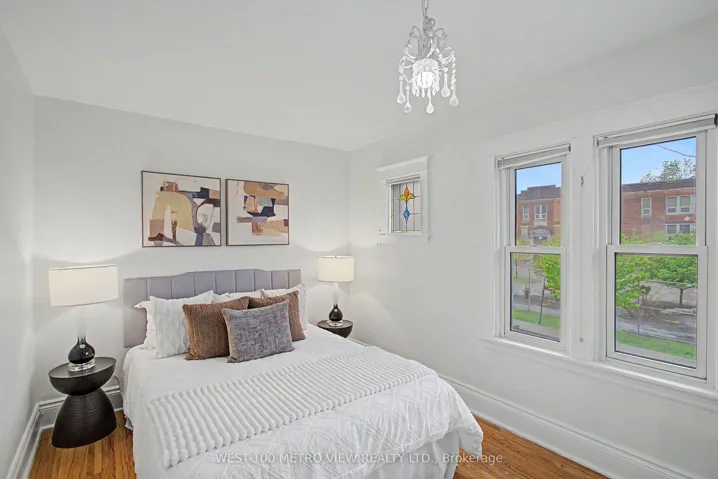 21 Springer Avenue, Hamilton, ON L8M 2W7