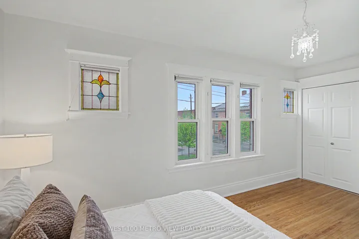 21 Springer Avenue, Hamilton, ON L8M 2W7