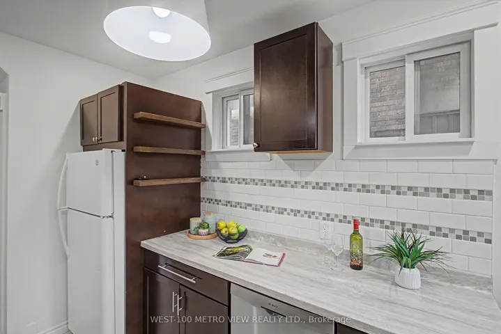 21 Springer Avenue, Hamilton, ON L8M 2W7