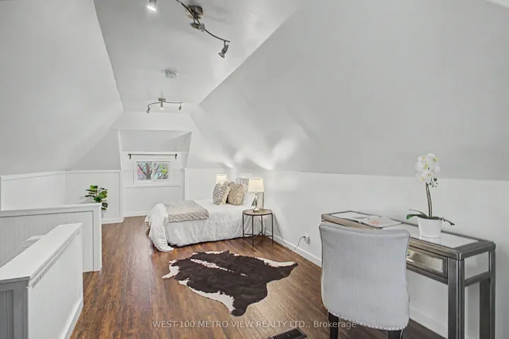 21 Springer Avenue, Hamilton, ON L8M 2W7