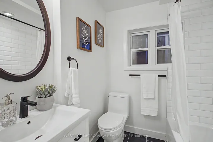 21 Springer Avenue, Hamilton, ON L8M 2W7