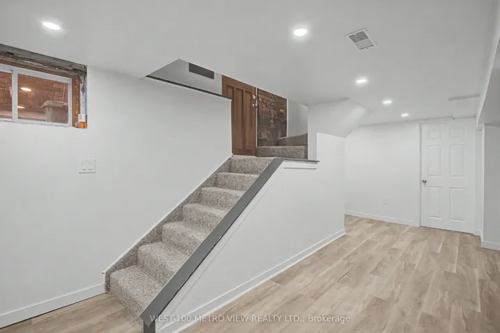 21 Springer Avenue, Hamilton, ON L8M 2W7