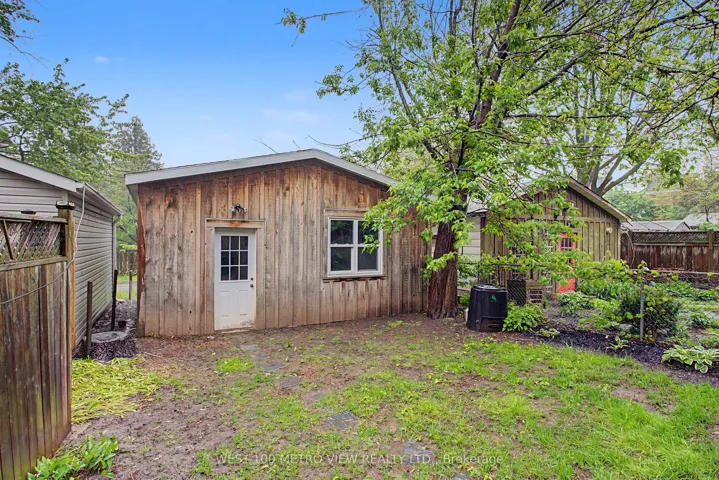 21 Springer Avenue, Hamilton, ON L8M 2W7