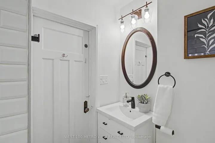 21 Springer Avenue, Hamilton, ON L8M 2W7