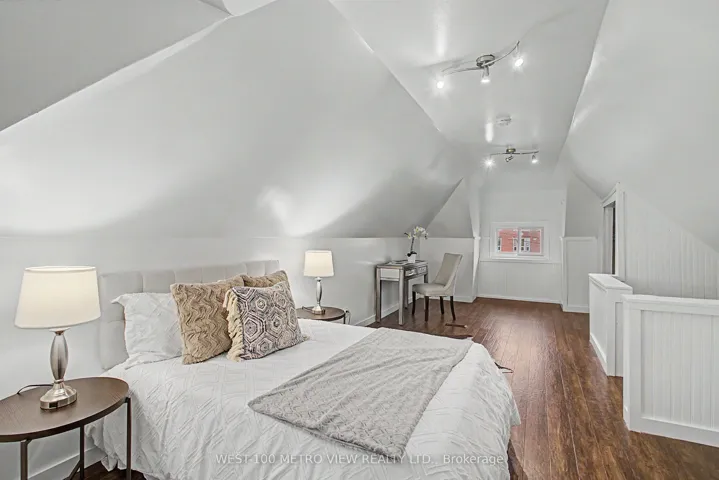 21 Springer Avenue, Hamilton, ON L8M 2W7