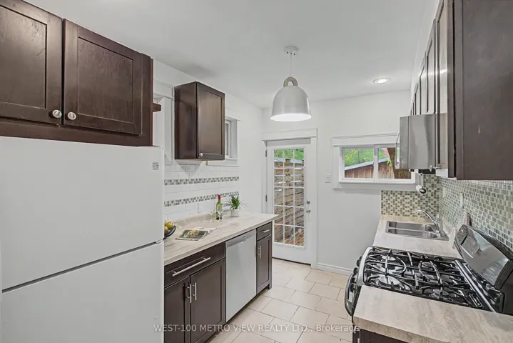 21 Springer Avenue, Hamilton, ON L8M 2W7