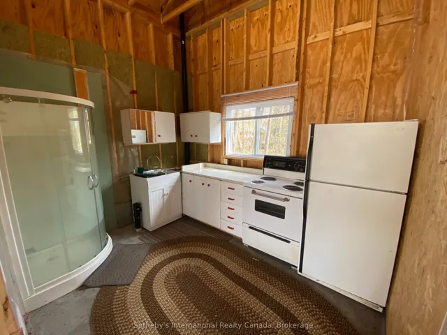Small Kitchen, Sink, Fridge & Stove