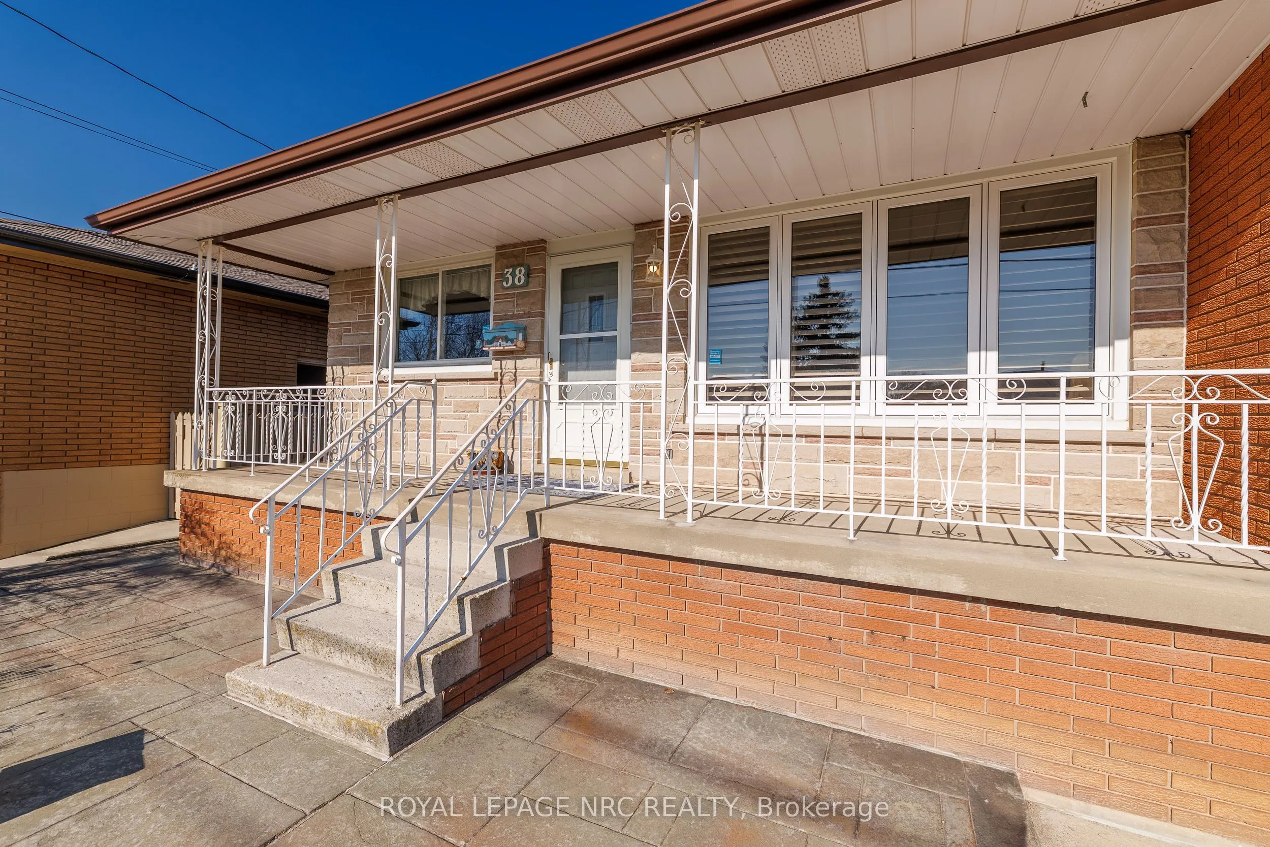 Detached Home For Sale | X13225046