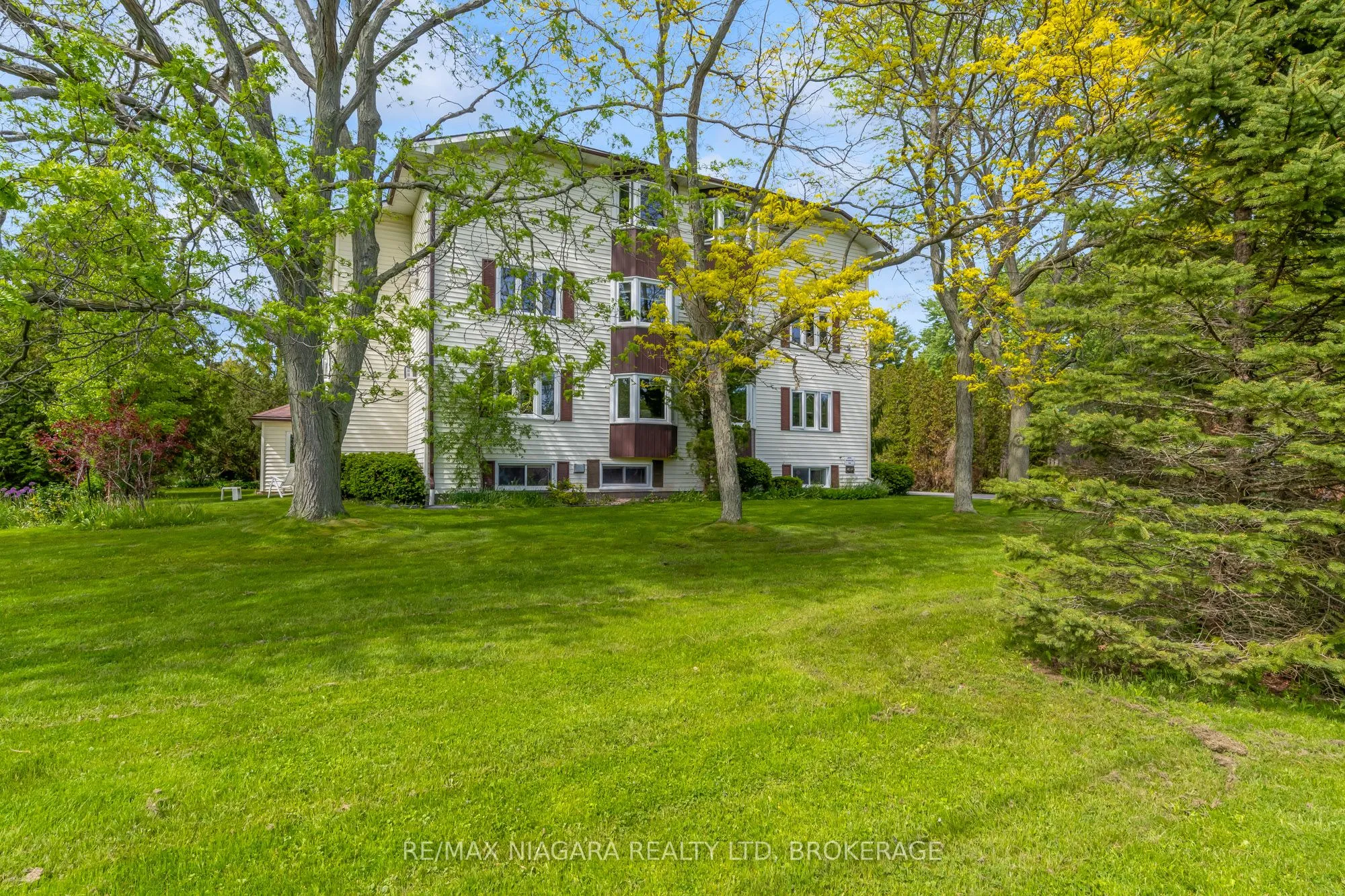Multiplex For Lease | X13230394