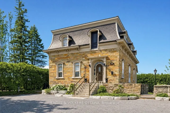 382 Mcgill Street, Hawkesbury, ON K6A 1R2