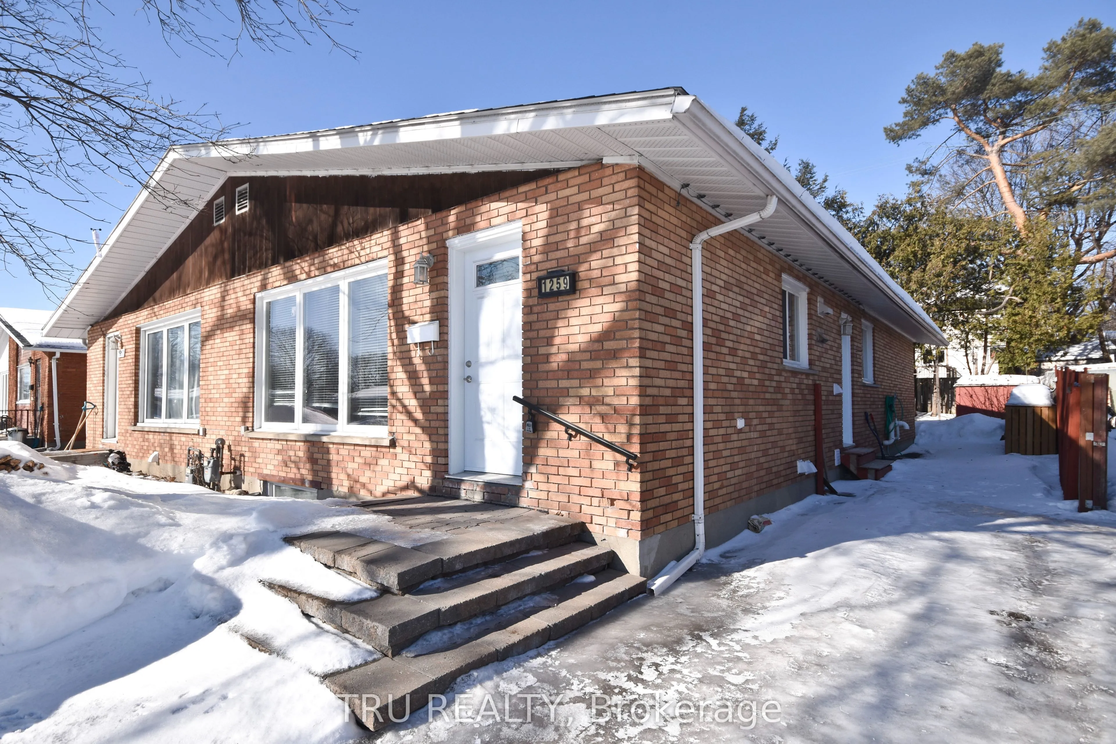 Cottage For Lease | X13235650