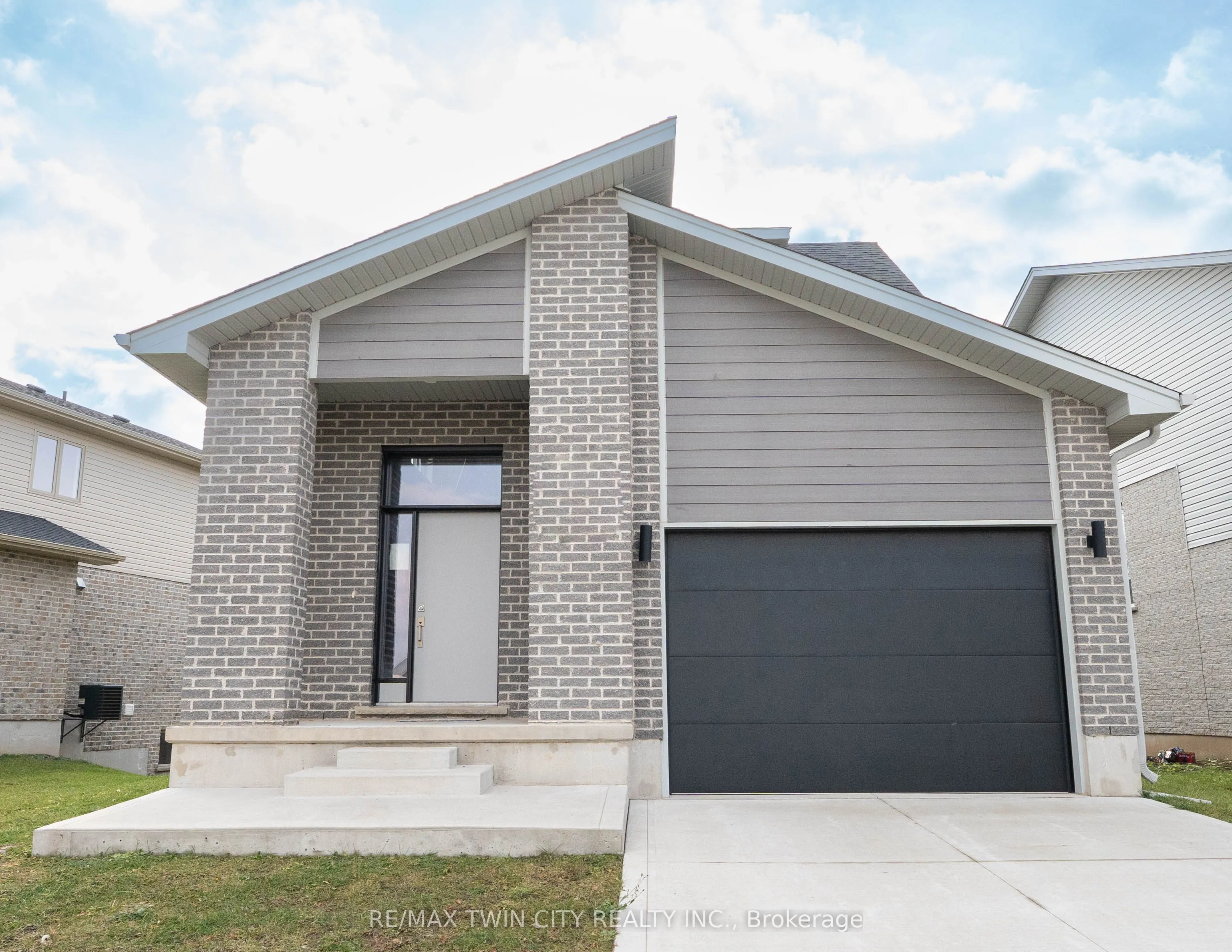 Detached Home For Sale | X13240464