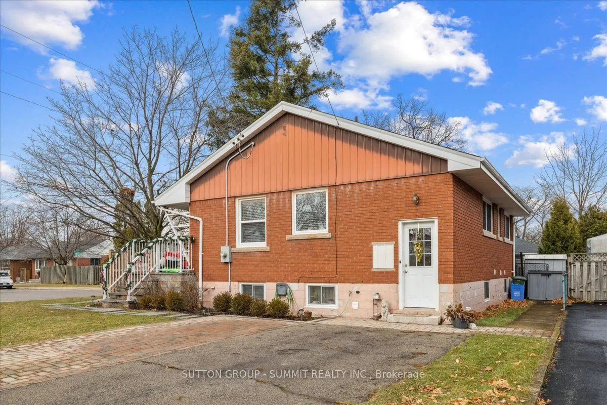 Detached Home For Lease | X13241354