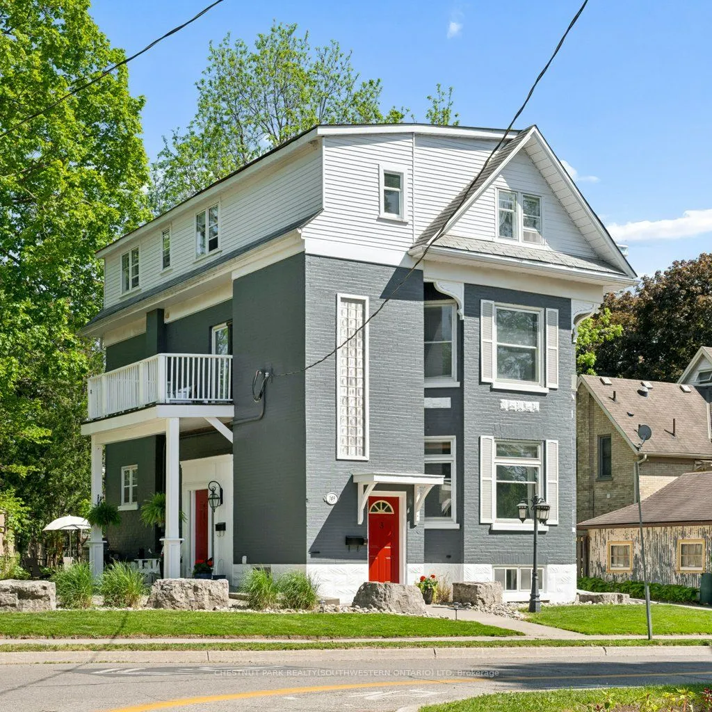 Triplex For Sale | X13243102