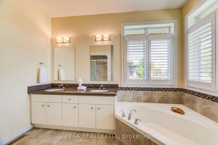 355 Woodstock Street S, East Zorra-tavistock, ON N0B 2R0