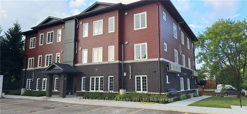 33 Murray Court 3, Perth East, ON N0K 1M0