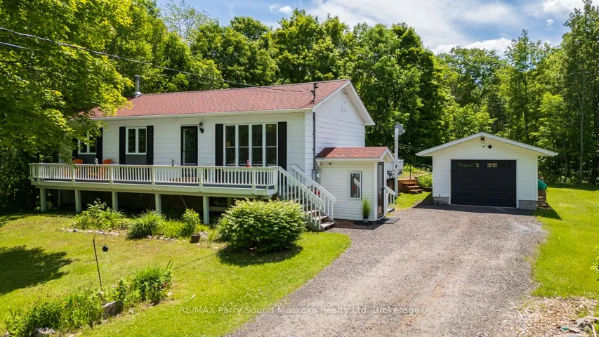Rural Bungalow Gem on 4.5 Acres!