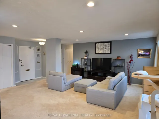 35 Towering Heights Boulevard, St. Catharines, ON L2T 3G8