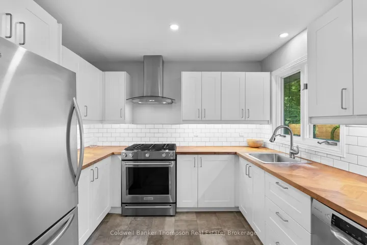 312 Old Aspdin Road, Huntsville, ON P0B 1M0