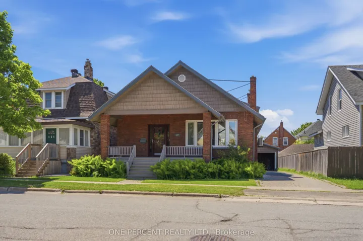 Welcome to 127 Albert St W