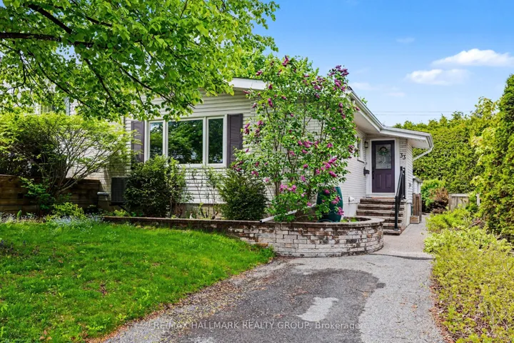 33 Newbury Avenue, Cityview – Parkwoods Hills – Rideau Shore, ON K2E 6K7