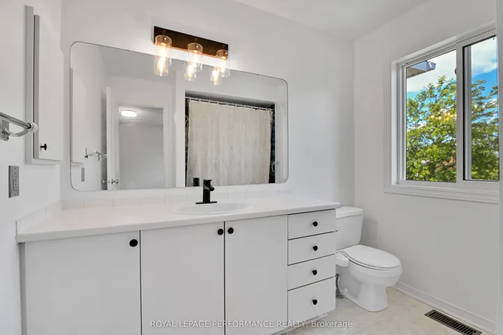 6009 Pineglade Crescent, Orleans – Convent Glen And Area, ON K1W 1G8