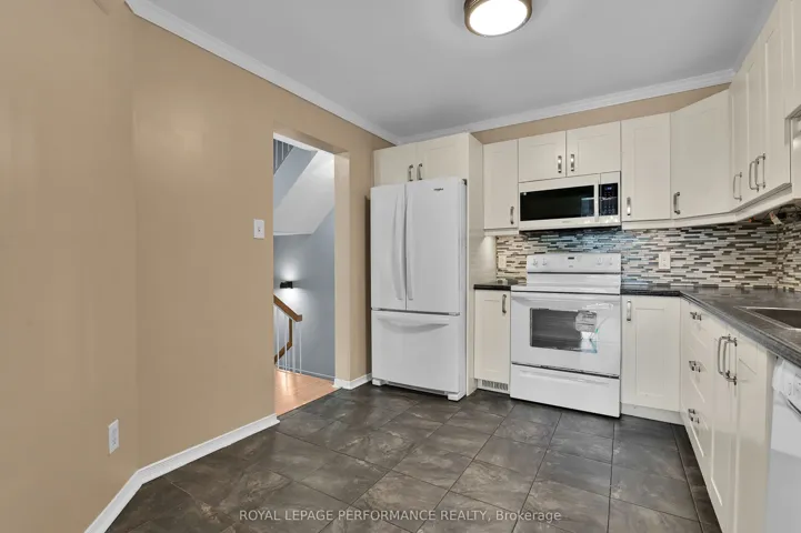6009 Pineglade Crescent, Orleans – Convent Glen And Area, ON K1W 1G8
