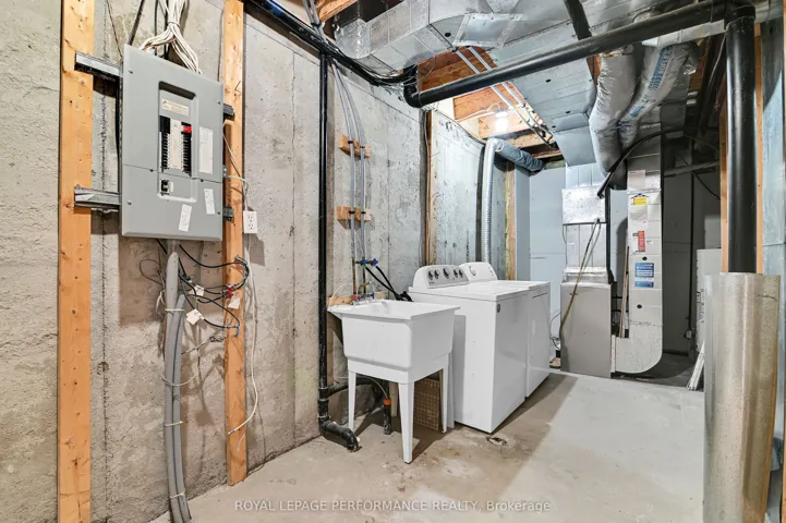 6009 Pineglade Crescent, Orleans – Convent Glen And Area, ON K1W 1G8