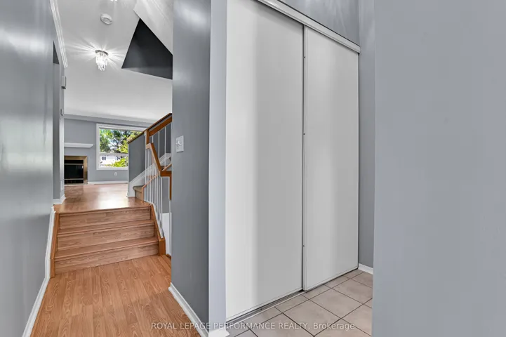 6009 Pineglade Crescent, Orleans – Convent Glen And Area, ON K1W 1G8