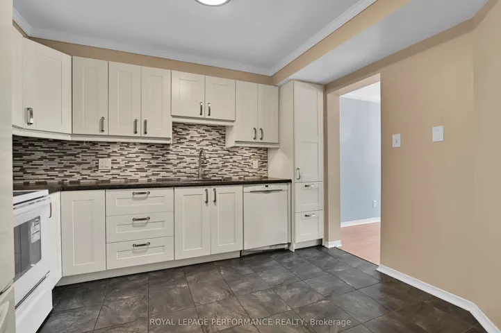 6009 Pineglade Crescent, Orleans – Convent Glen And Area, ON K1W 1G8