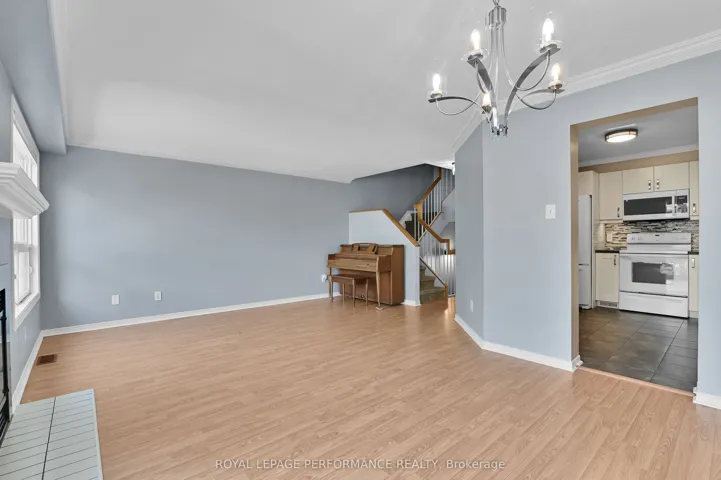 6009 Pineglade Crescent, Orleans – Convent Glen And Area, ON K1W 1G8