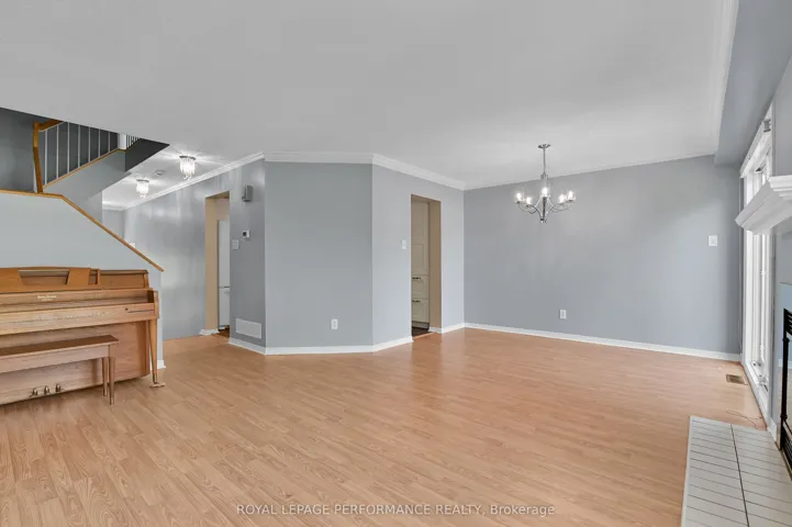 6009 Pineglade Crescent, Orleans – Convent Glen And Area, ON K1W 1G8