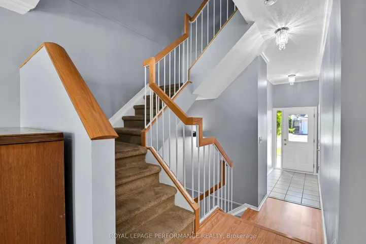6009 Pineglade Crescent, Orleans – Convent Glen And Area, ON K1W 1G8