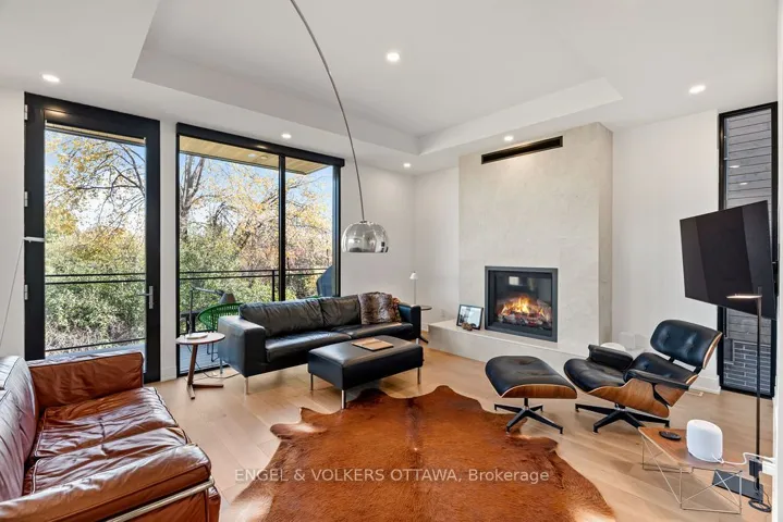127 Peridot Private, Dows Lake – Civic Hospital And Area, ON K2C 3M3