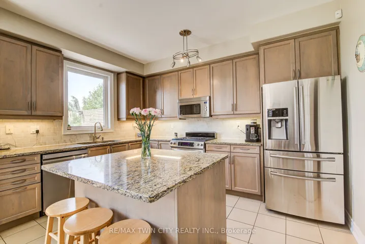 51 Wakefield Street, Woolwich, ON N0B 1M0
