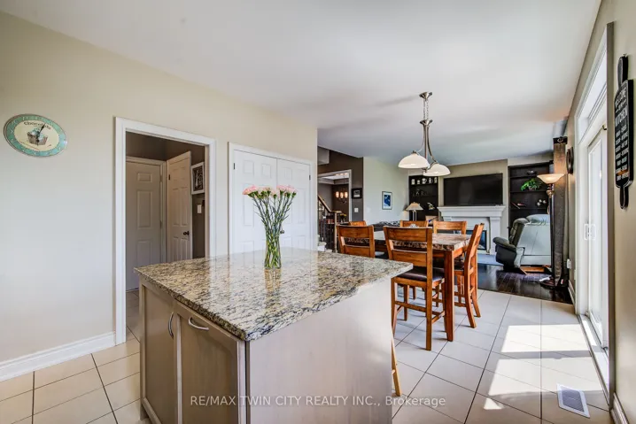 51 Wakefield Street, Woolwich, ON N0B 1M0