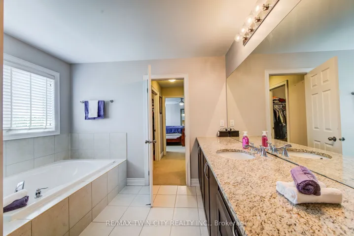 51 Wakefield Street, Woolwich, ON N0B 1M0