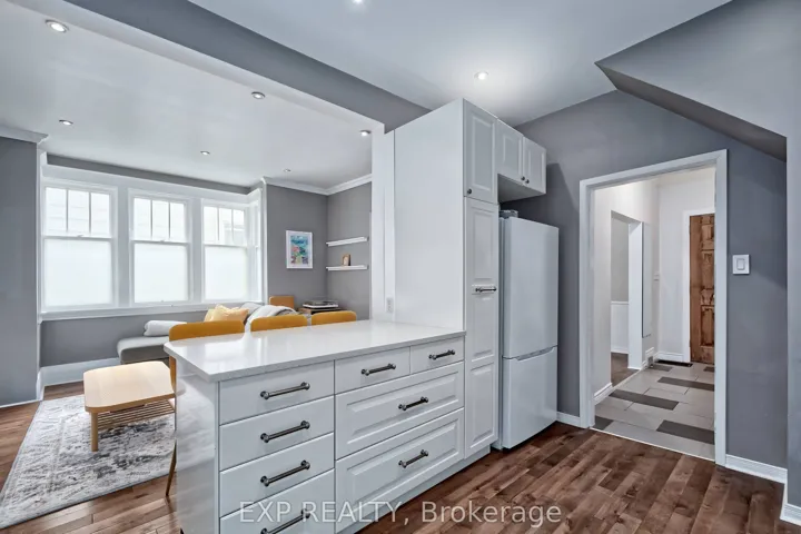 49 Euclid Avenue, London South, ON N6C 1C2