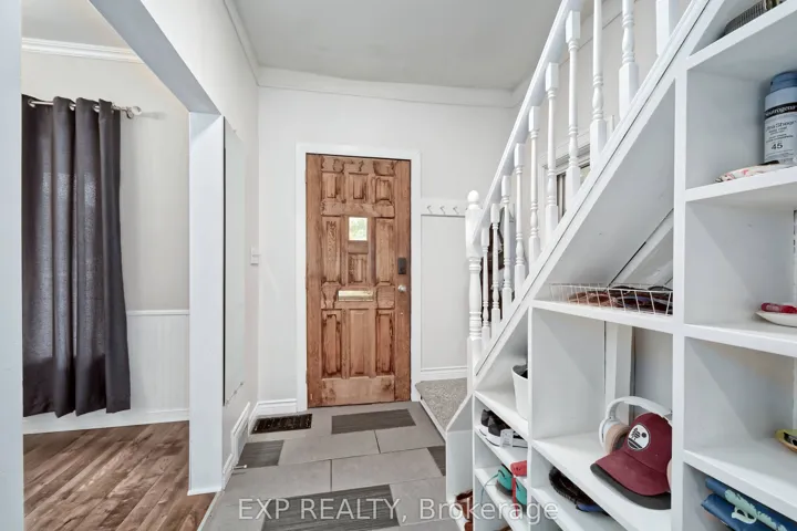 49 Euclid Avenue, London South, ON N6C 1C2
