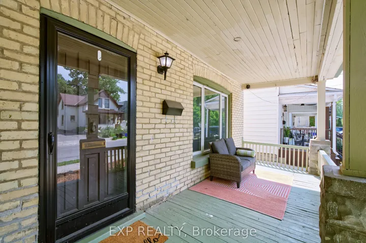 49 Euclid Avenue, London South, ON N6C 1C2