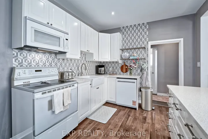 49 Euclid Avenue, London South, ON N6C 1C2