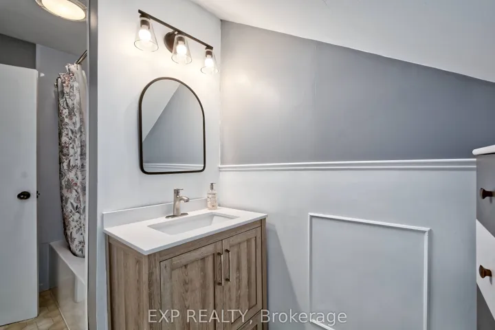 49 Euclid Avenue, London South, ON N6C 1C2