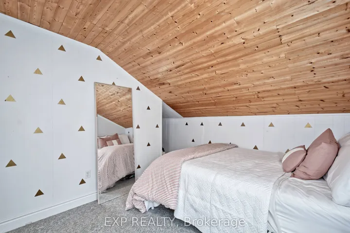 49 Euclid Avenue, London South, ON N6C 1C2