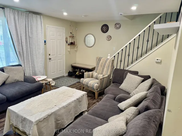 33 Sasha Crescent, London South, ON N6E 2M4