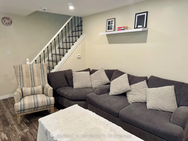 33 Sasha Crescent, London South, ON N6E 2M4