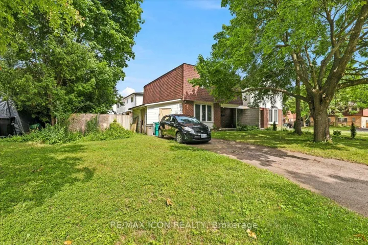 6 Tamarack Court, Cambridge, ON N3C 3A8