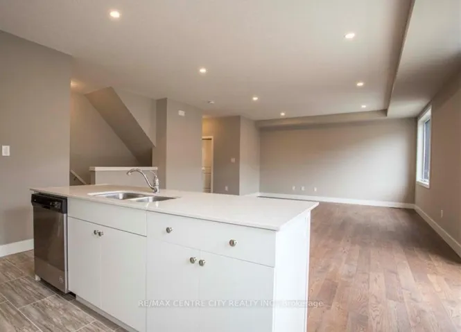 2070 Meadowgate Boulevard 37, London South, ON N6M 0H5