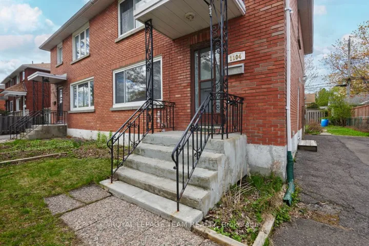 1104 Apolydor Avenue, Billings Bridge – Riverside Park And Area, ON K1H 8B2