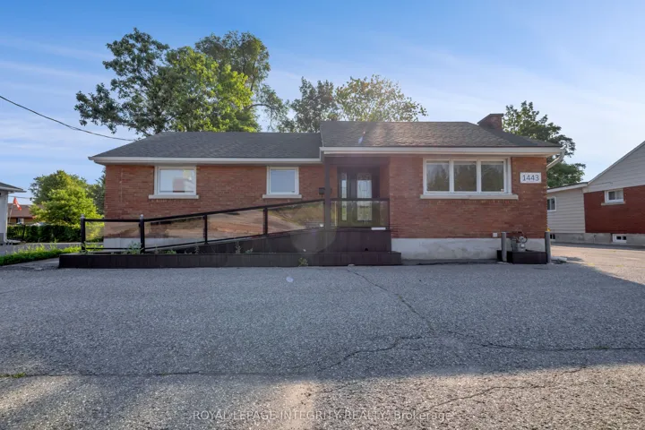 1443 Woodroffe Avenue, Meadowlands – Crestview And Area, ON K2G 1W1
