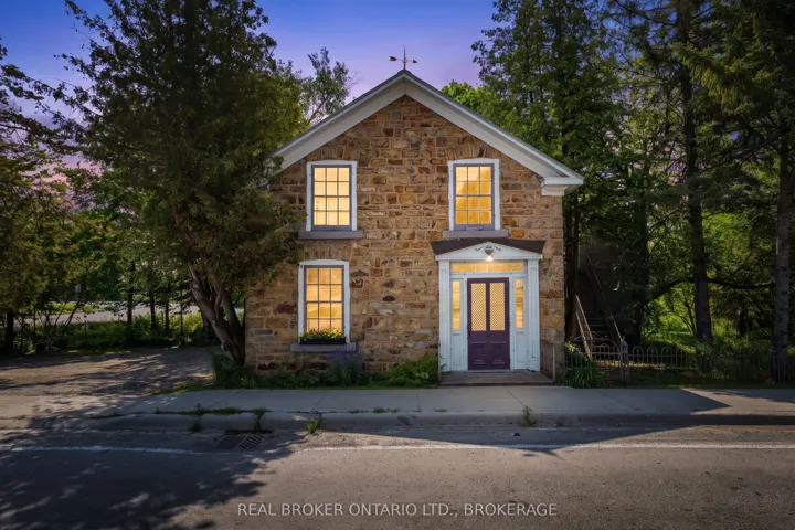 595 King Street E, Gananoque, ON K7G 1H1